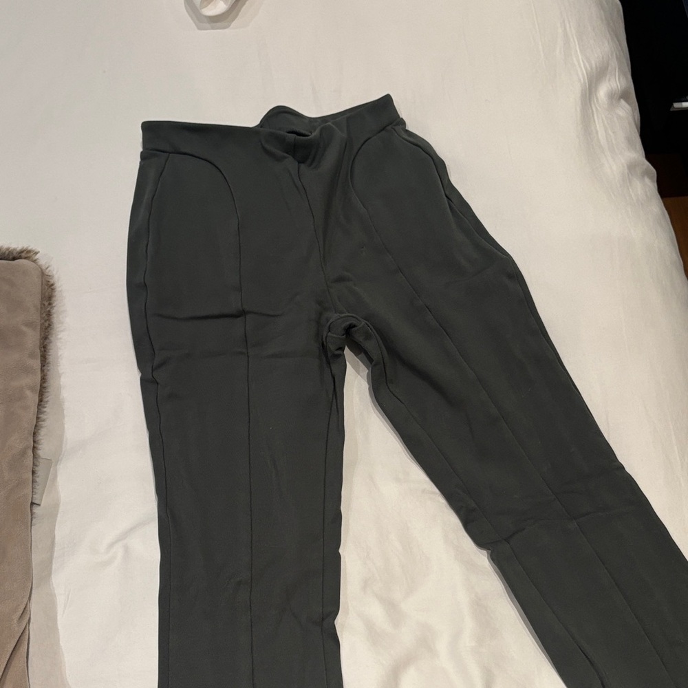 ALO Yoga Dark Gray Leggings